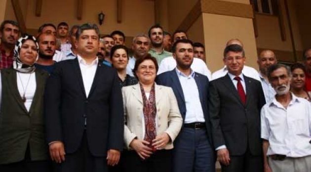 AK Parti Adana milletvekilleri mazbatalarını aldı