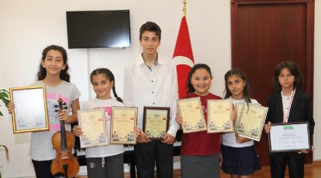 ÇÜ'nün ödüllü öğrencileri