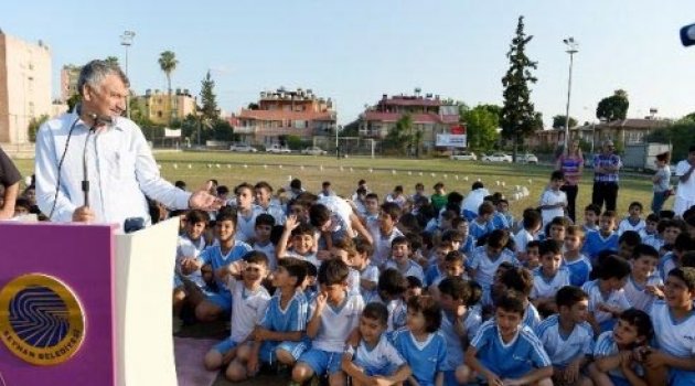 Seyhan Belediyesi Emek Yaz Spor Okulu açıldı