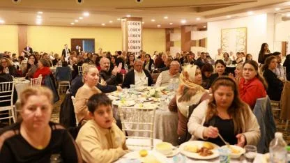 Kanser Hastaları Birlikte İftar Yaptı, Sağlık Diledi