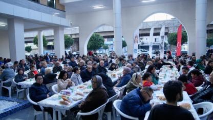 Seyhanlılar İftar Sofrasında Buluştu