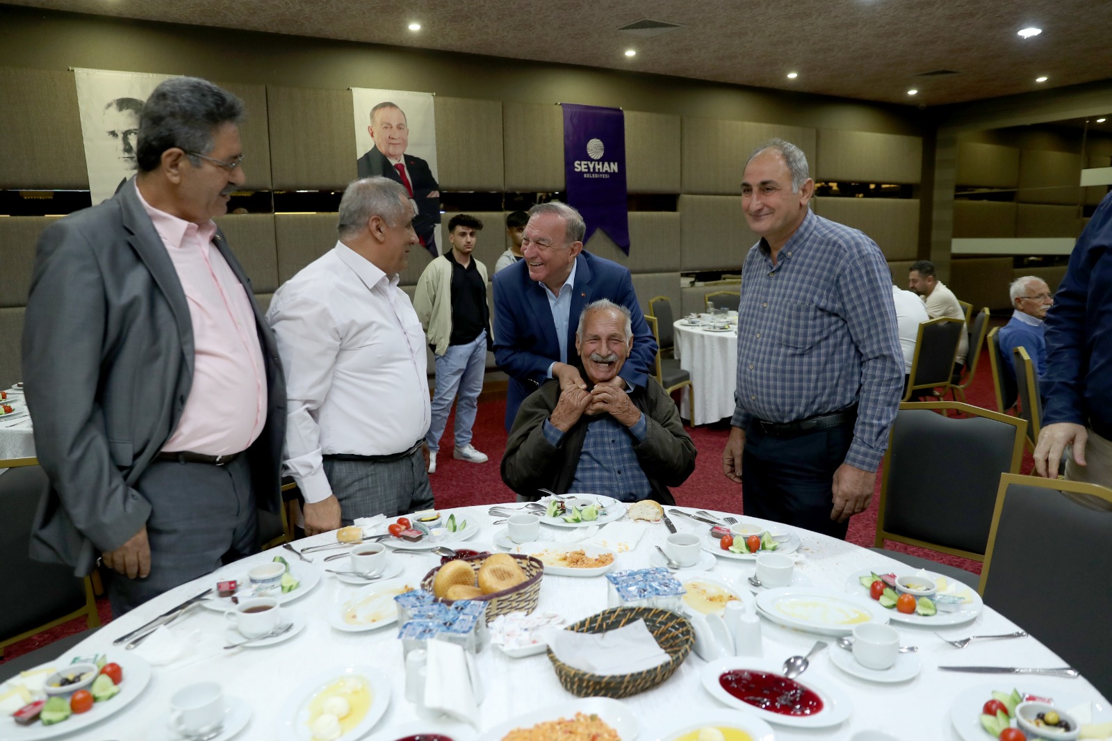 Başkan Akay, Muhtarlarla Bir Araya Geldi