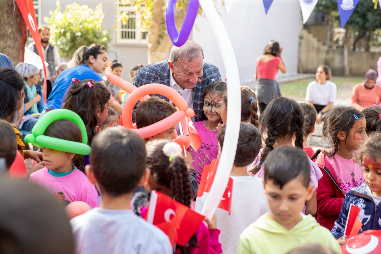 Seyhan'da ''Cumhuriyet Çoşkusu'' Kırsal Mahallelere Taşındı
