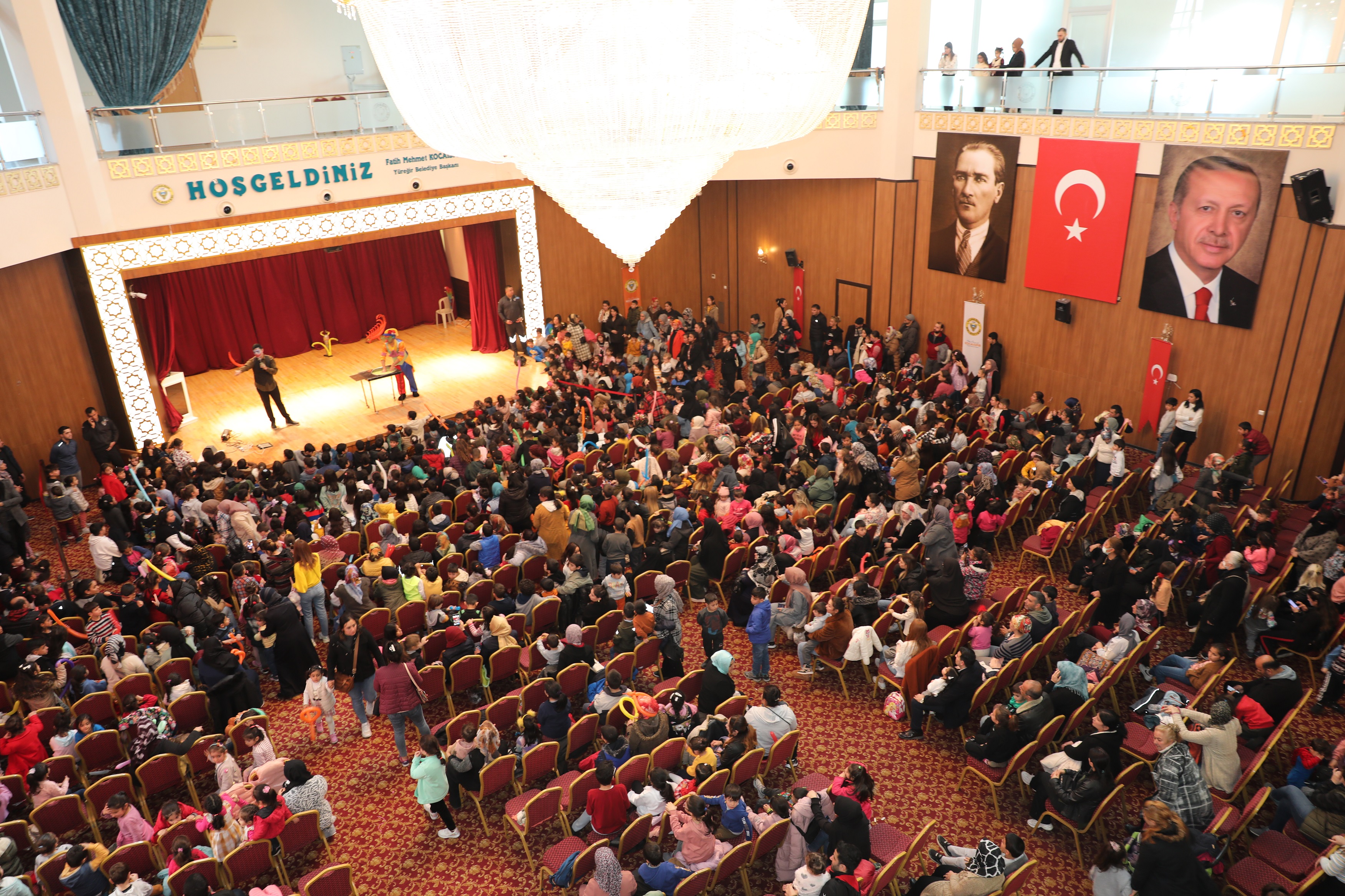 Yüreğir Belediyesi'nin Çocuk Şenliği'ne Yoğun İlgi