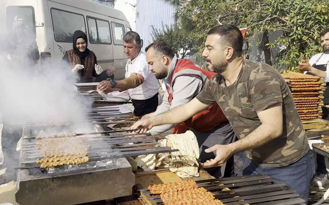 TÜRES'den Depremzedelere ''Adana Usulü'' Moral