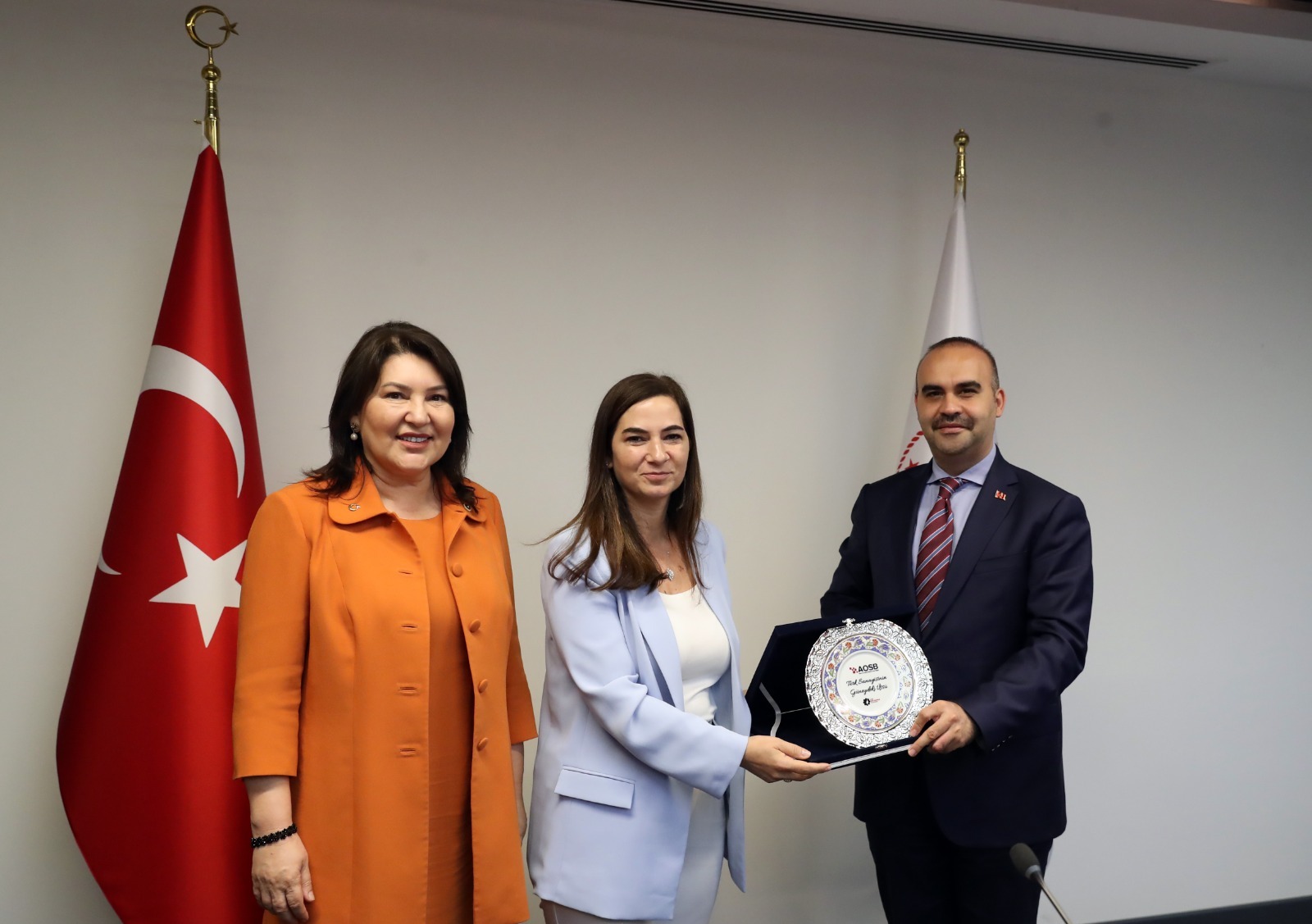AOSB'nin Kadın Sanayicileri, Bakan Kacır İle Görüştü