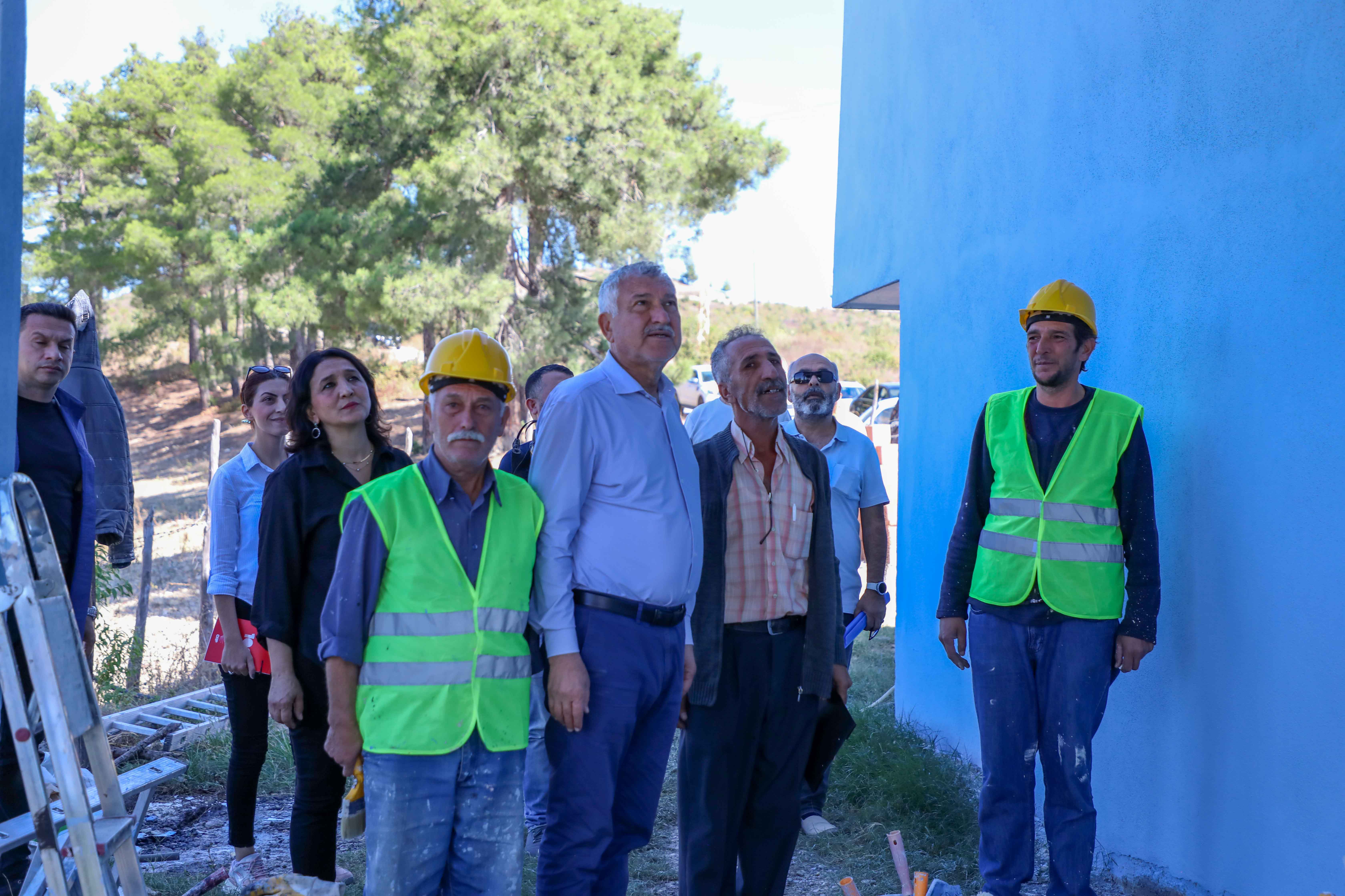 Başkan Karalar, Depremzede Vatandaşları Ziyaret Etti