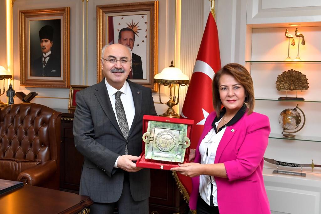 ''KADINLARA ŞİDDET KABUL EDİLEMEZ''