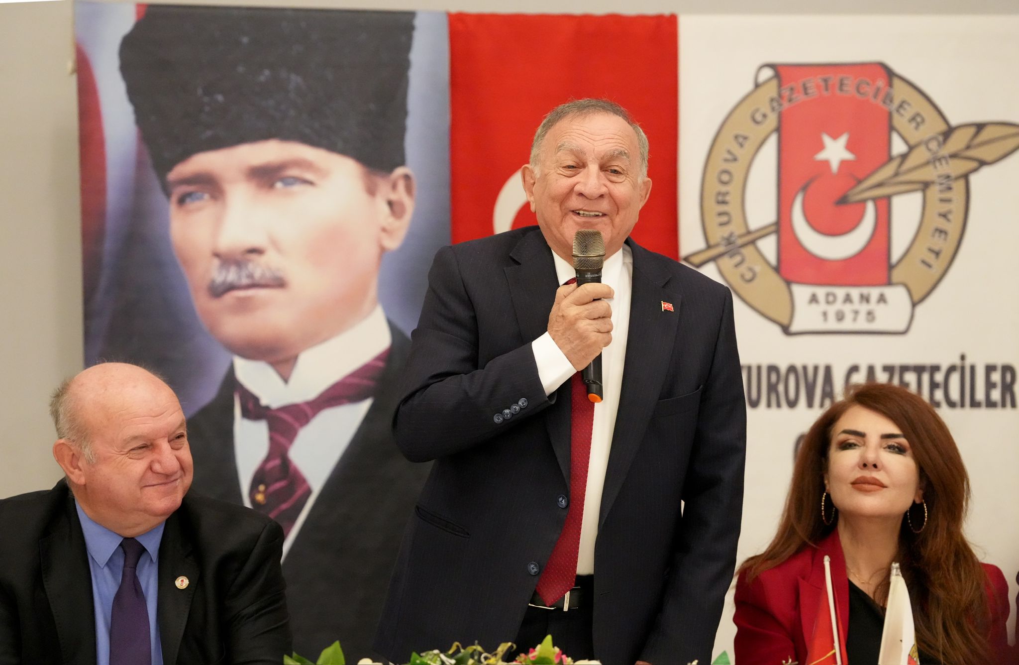Başkan Akay Gazetecilerle Buluştu