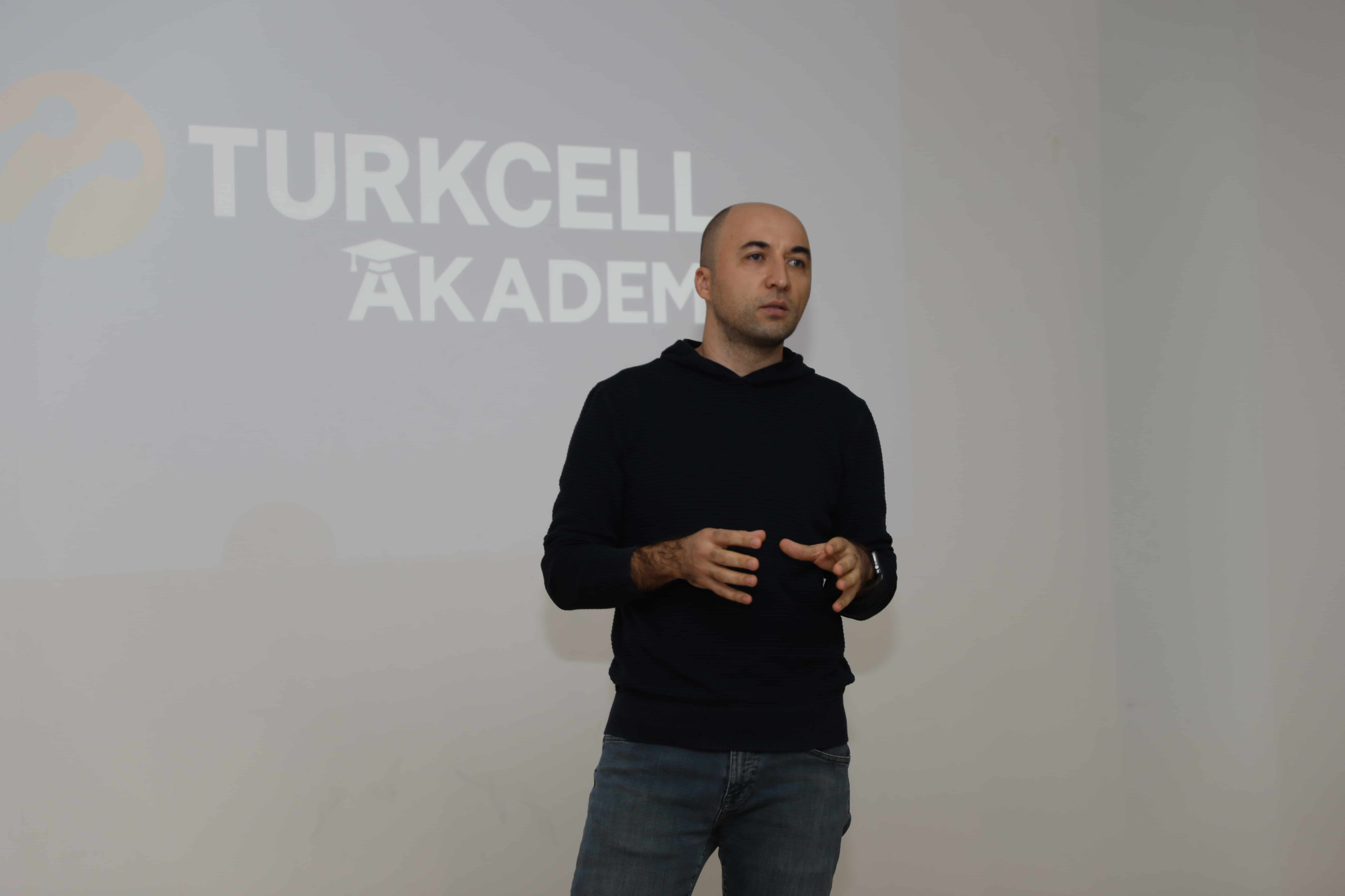 Sektör Kampüste Programında Dersler Devam Ediyor