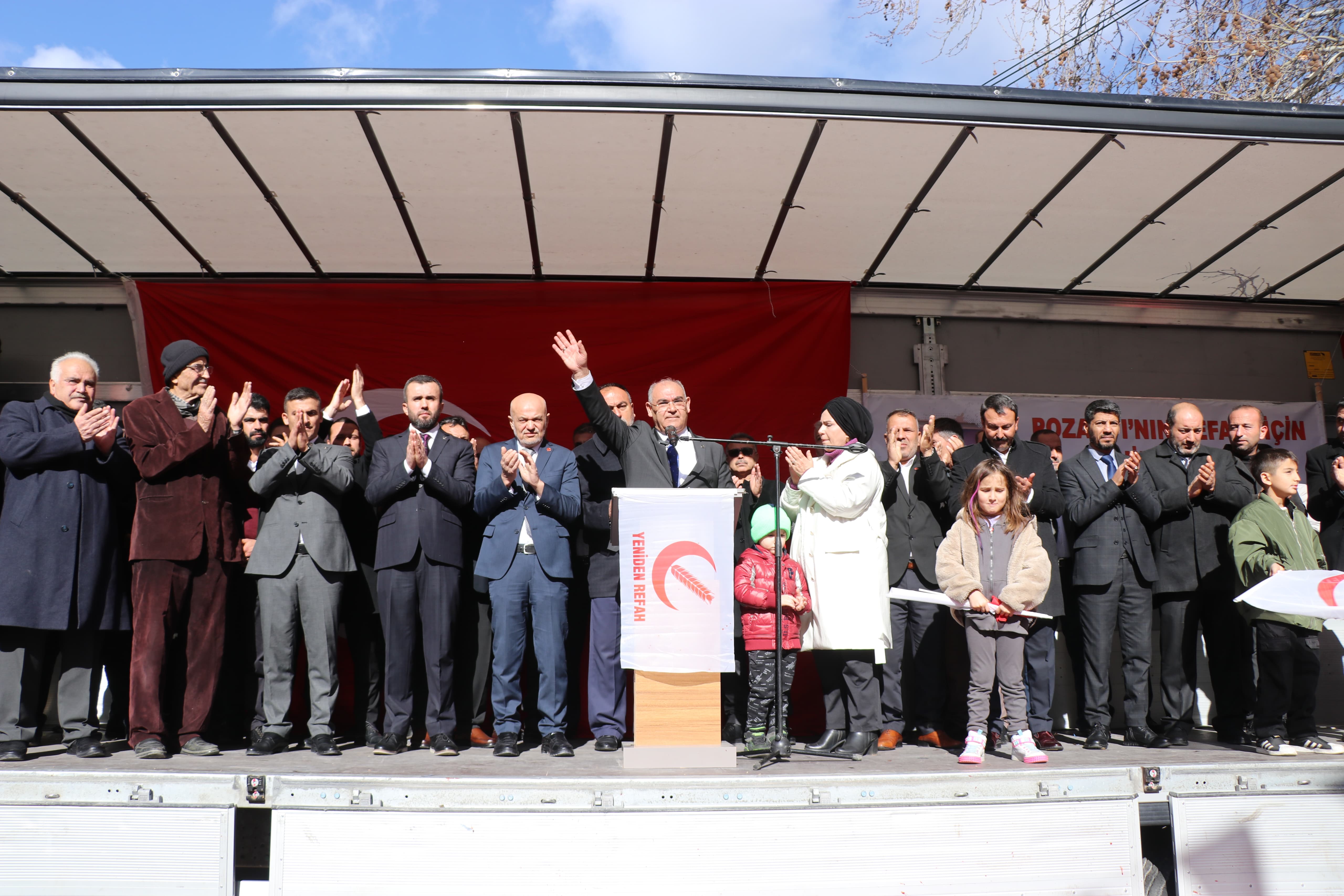 Çay’dan Miting Gibi İlçe Başkanlığı Açılışı
