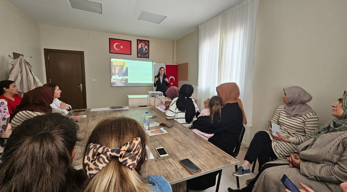 Kadınlara ''Medeni Kanun ve Kadın Hakları'' Eğitimi