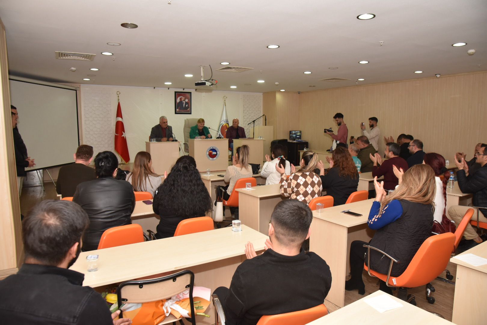 Ceyhan Belediyesi’nde İşçi Maaşı 43 Bin Lira Oldu!