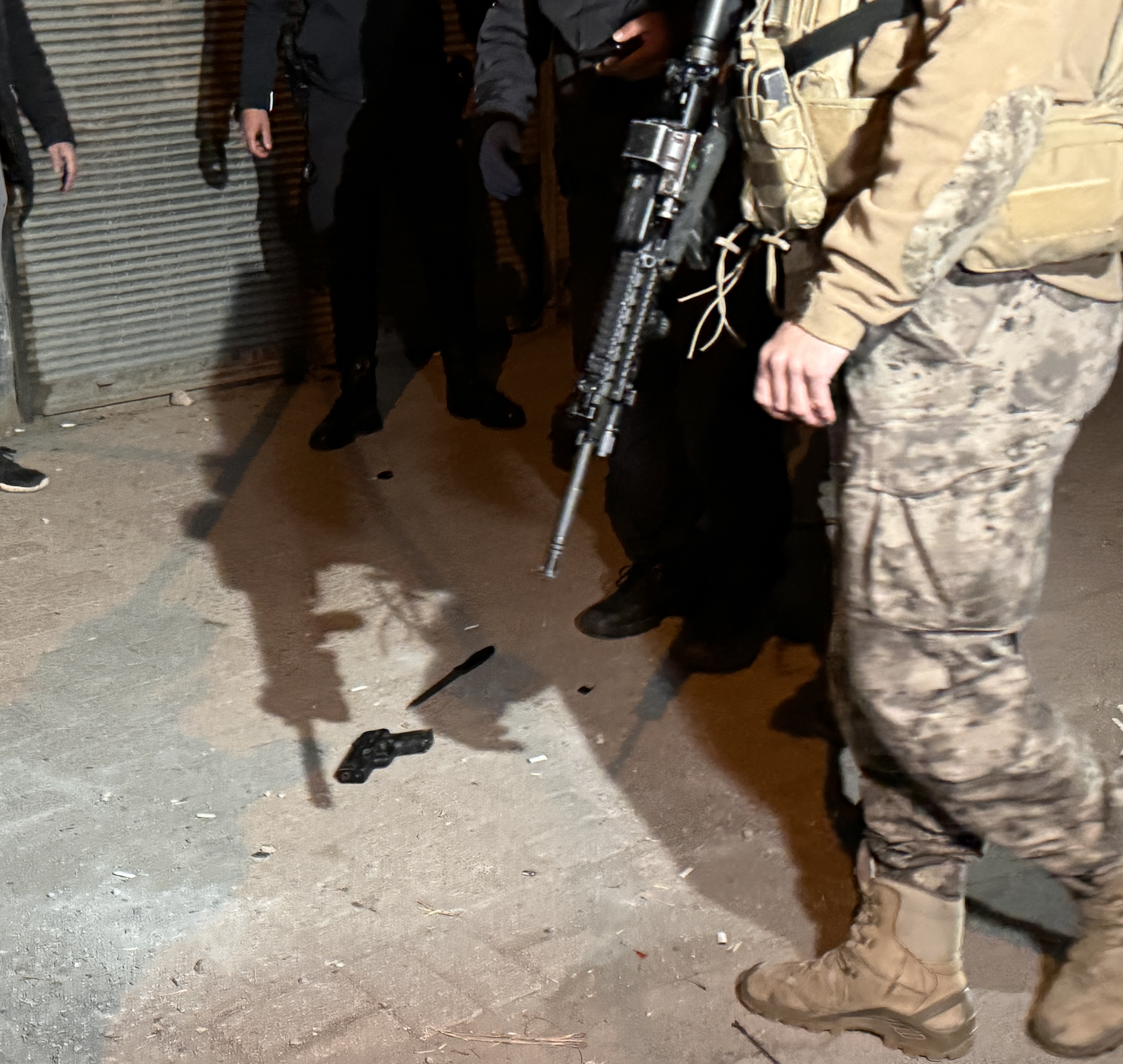 Polise Silah ve Bıçakla Direnen Kişi Gözaltına Alındı