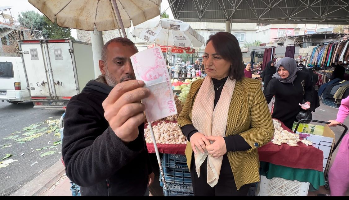 Pazarcı Esnafı Şevkin'e Dert Yakındı:''Pazar Sepetleri Boş!''