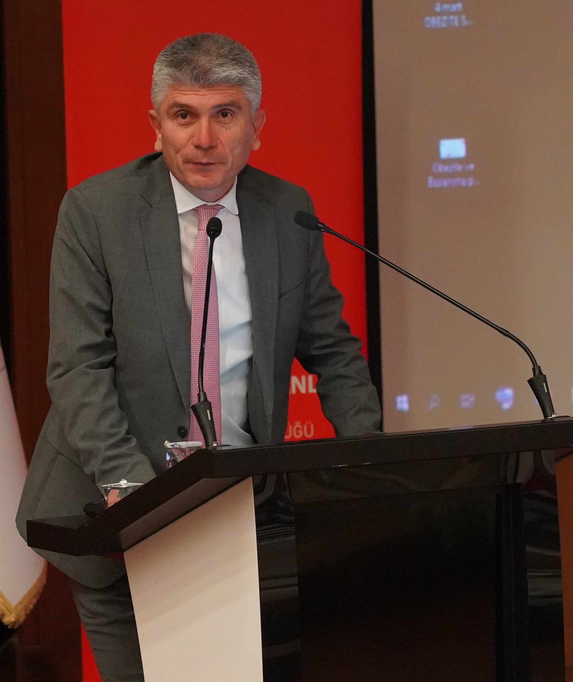 ''Dünyada 3 Milyon Kişi Obeziteye Bağlı Hastalıklardan Ölüyor''