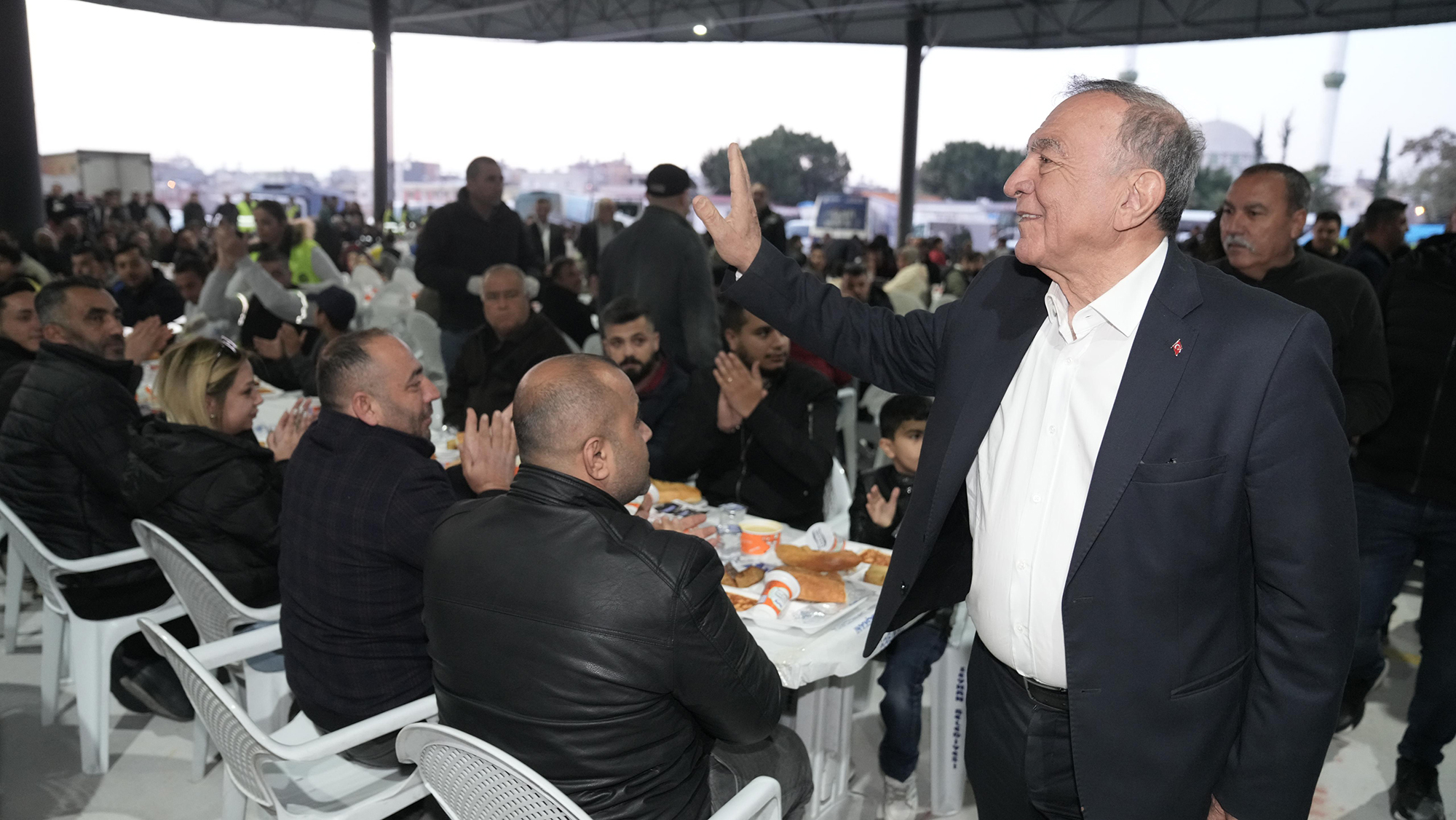 Barbaros Kapalı Semt Pazarı’na Coşkulu Açılış