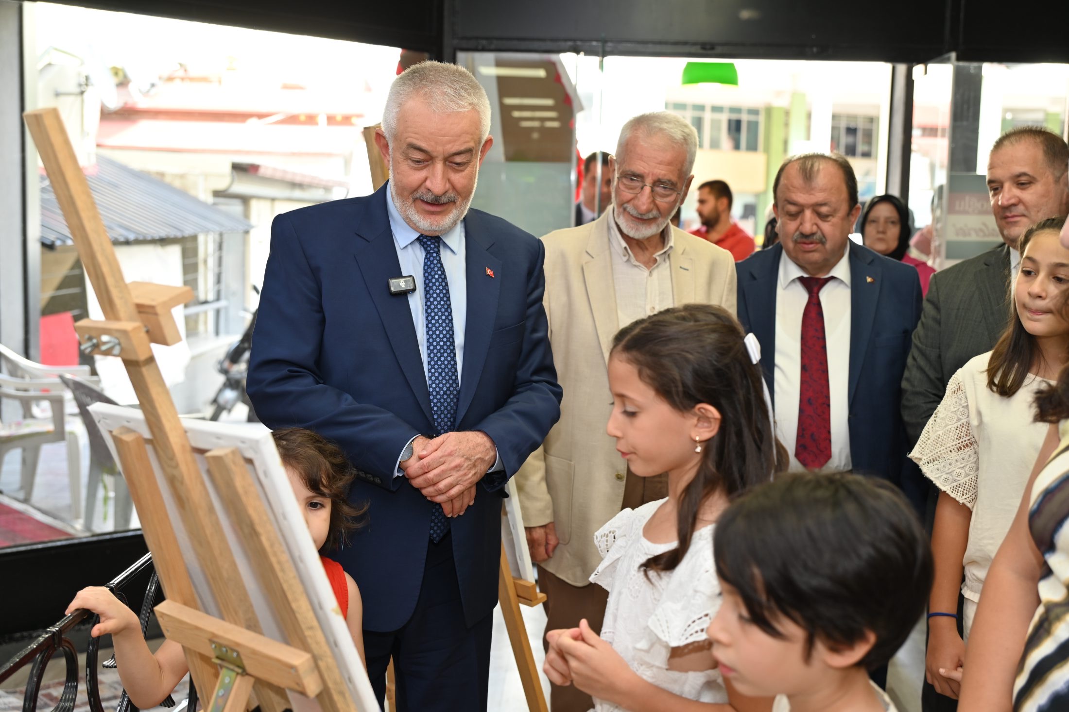 9 Yaşındaki Nurgül'den ''Renkli Dünyalar'' Sergisi