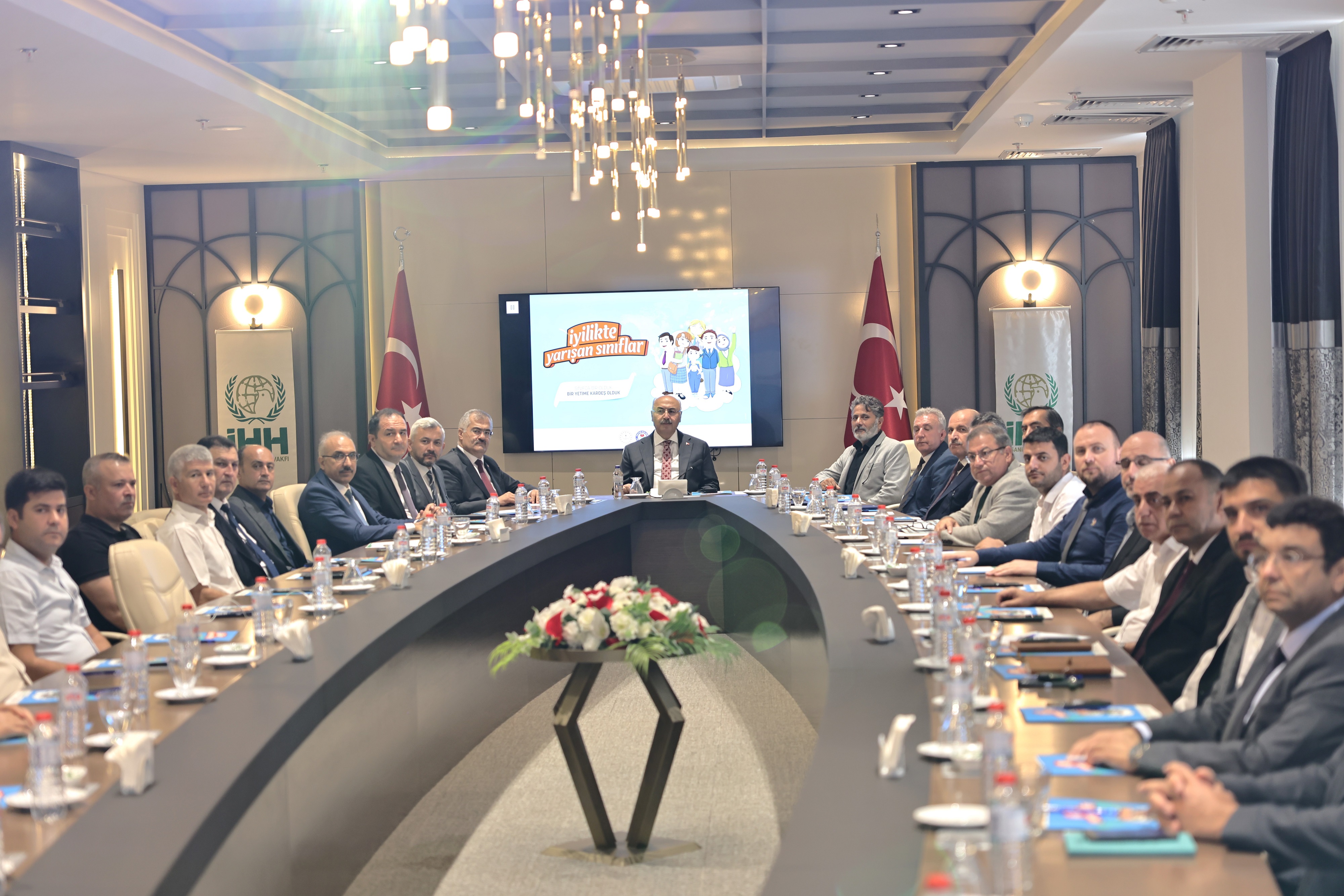 "İyilikte Yarışan Sınıflar" Projesi Adana’da Tanıtıldı
