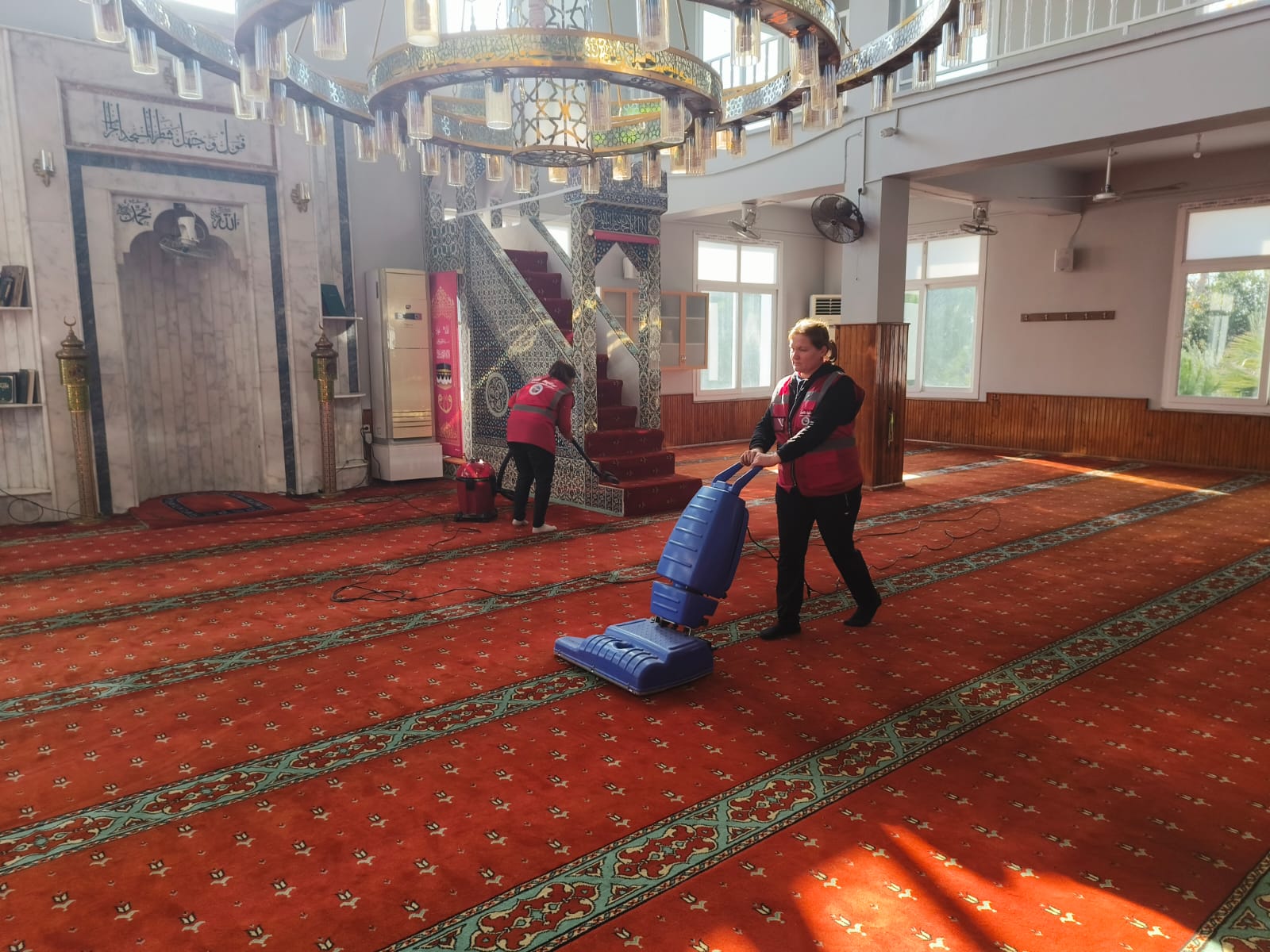 Ceyhan'da İbadethanelerden Sokaklara Temizlik Seferberliği