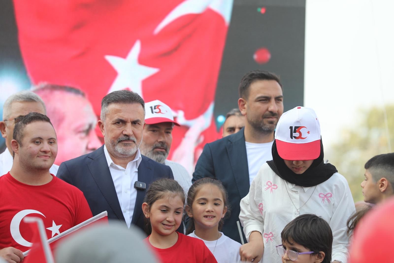 “O Geceyi Unutma, Bir Umut Uçur” Etkinliğiyle 15 Temmuz Ruhu Gökyüzüne Taşındı-2