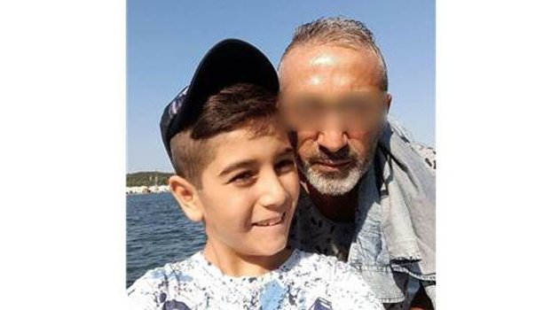 10 yaşındakini oğlunu öldürdü