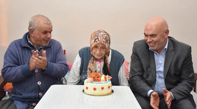 105 yaşındaki Elif  Nine’ye sürpriz yaptılar