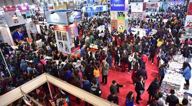 11. Çukurova Kitap Fuarı ziyaretçi rekoru kırdı