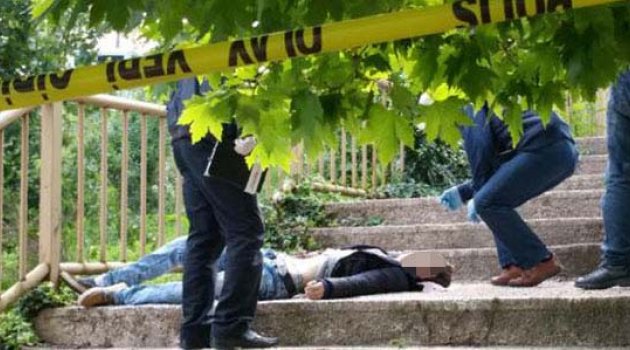 16 yaşındaki genç parkta ölü bulundu