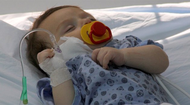 2 aylık bebeği kiraz sapı öldürüyordu