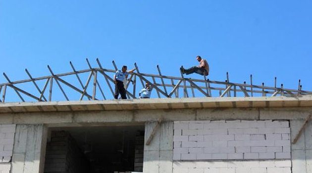 2 aylık ücretini alamayan inşaat işçisi intihar girişiminde bulundu