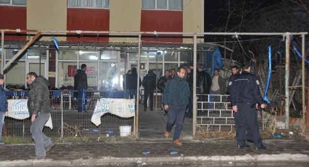 2 kişi bıçaklanarak öldürüldü