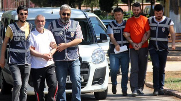 2 metre için baba oğlu öldürdüler