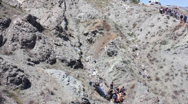 2 öğretmen 50 metrelik uçurumda öldü