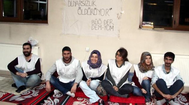 20 öğrenci açlık grevinde