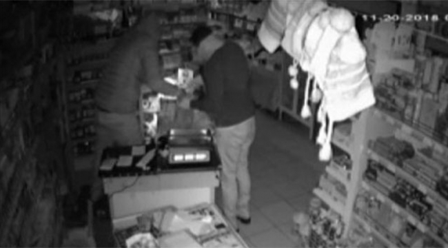 2 dakikada 18 bin liralık sigara çaldı