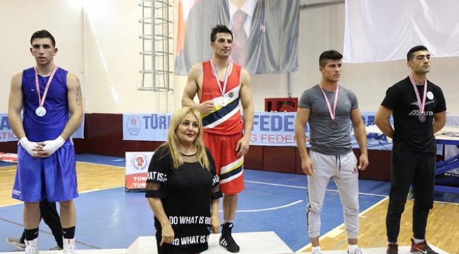 Adana boksta şampiyon çıkardı