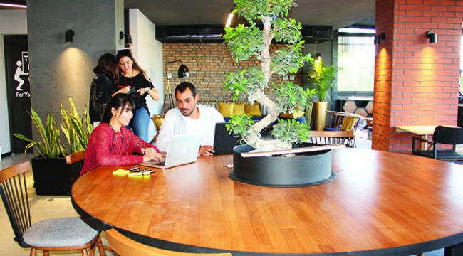 ‘DREAMWORK OFFICES’ KAPILARINI AÇTI