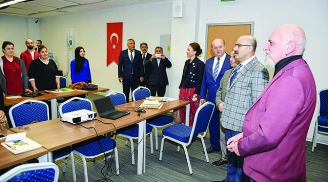 Vali Demirtaş gazeteci  adaylarıyla bir araya geldi