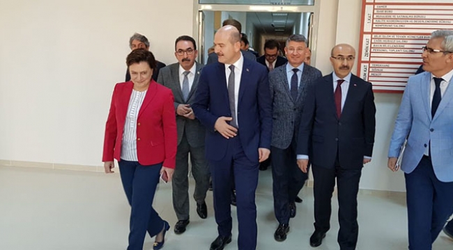 Ve adaylığını açıklıyor
