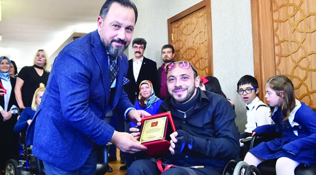 Başkan Uludağ engelli dostu