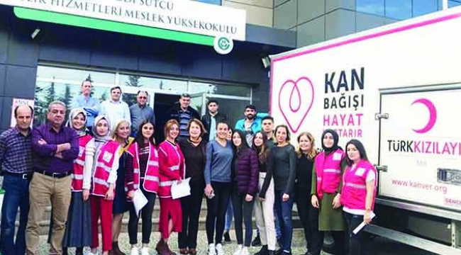 Bir günde 74 ünite kan bağışladılar