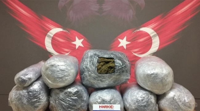 Doktorun otomobilinden 44 kilo esrar çıktı