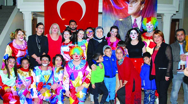 Dokunduğu her yere şefkat götürüyor