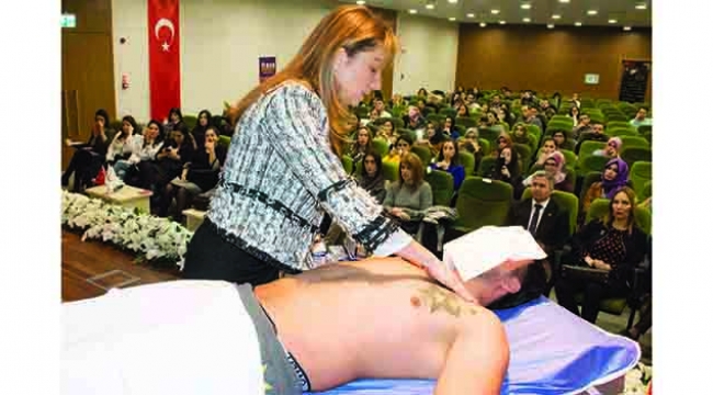 Fizik tedavi uzmanları Adana'da bir araya geldi