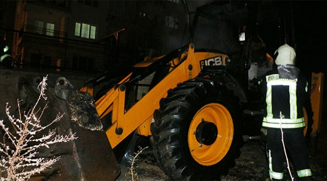 İş makinesi alev alev yandı