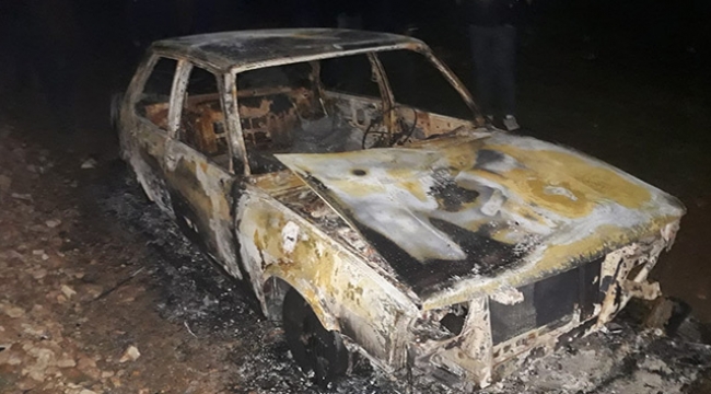 Otomobili çalıp kundakladılar