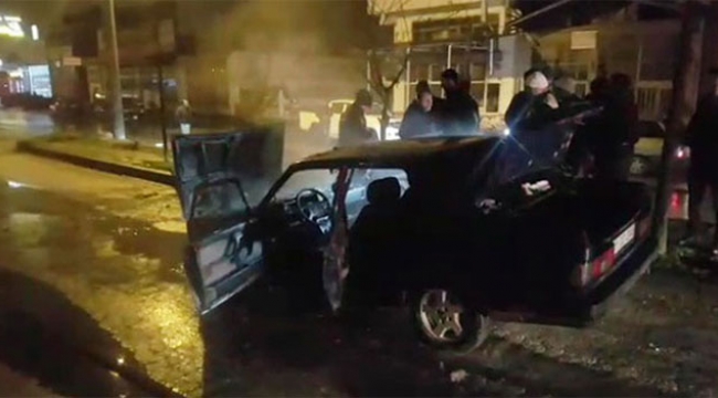 Seyir halindeki otomobil alev alev yandı