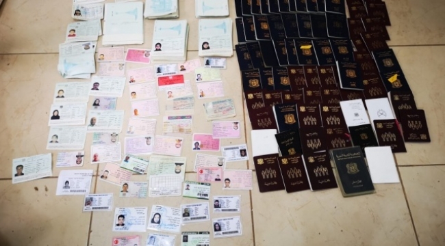 Suriyelilere sahte pasaport ve kimlik düzenlediler