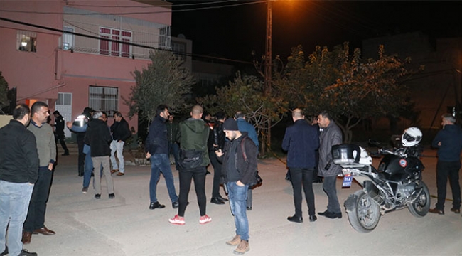 Tartıştığı sevgilisinin evinin önünde kafasına sıktı